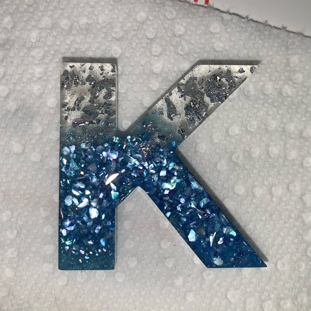 Handmade Resin Name Initials Keychains - Picture 8 of 13